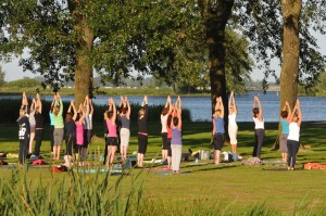 buiten yoga les